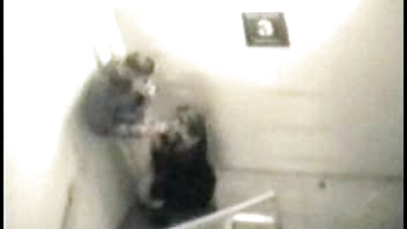 మిరుమిట్లుగొలిపే నల్ల యువరాణికి తెల్లటి వ్యక్తుల పట్ల ఎక్కువ ఆసక్తి ఉంది