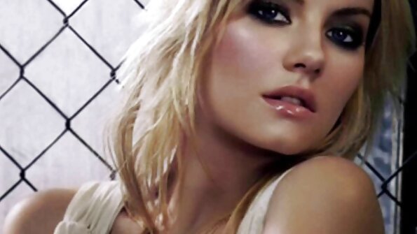 ఐదుగురు గ్యాంగ్బ్యాంగ్ పార్టీ ఒక అమ్మాయి మరియు ఐదు కొమ్ముల ఫక్కర్లతో