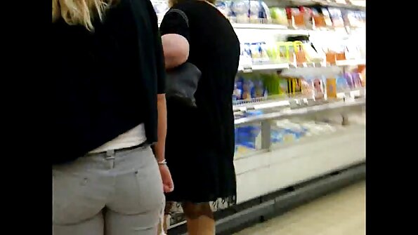 నాస్టీ మిల్ఫ్ బిబిసిని తన మృదువైన మరియు జారే కంట్లోకి తీసుకుంటుంది