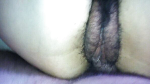 POV లో లైలా లండన్ చాలా అందంగా వంకరగా ఉంది