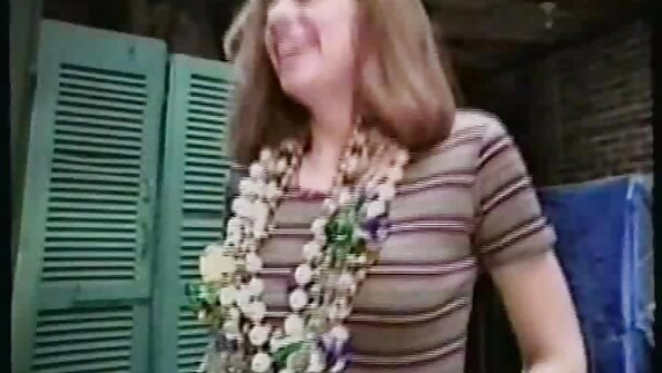 జపనీస్ అమ్మాయి మొదటి పని రోజు బాస్తో సెక్స్ ద్వారా గుర్తించబడింది