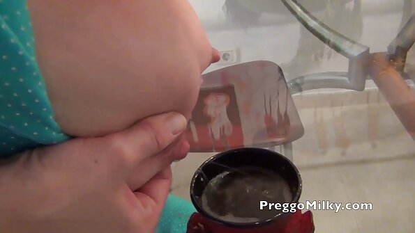 తన ఖచ్చితమైన టీన్ గర్ల్ఫ్రెండ్తో కలలు కనే ఉదయం అంగ సంపర్కం