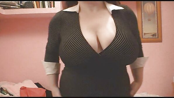 ఉత్తేజిత బ్లోన్దేస్ అనల్ త్రీసమ్ సమయంలో ప్రేమికుల డిక్‌ను పంచుకుంటారు