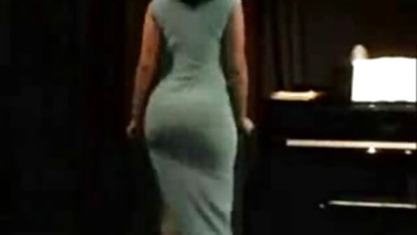 రుచికోసం ఉన్న గాడిదతో అల్లం తన పాత స్నేహితుడిని తనకు నొప్పిని కలిగించమని అడుగుతుంది