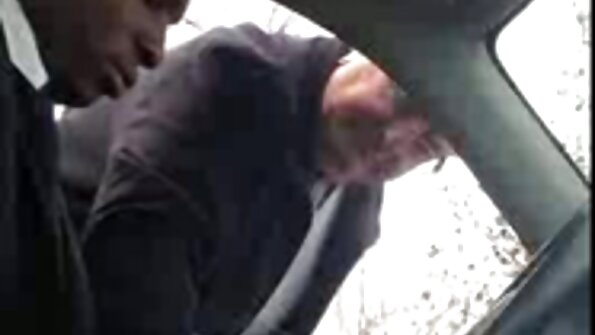 అందమైన లేడీస్ AJ యాపిల్గేట్ మరియు కత్రినా జాడే కత్తెర వేస్తారు