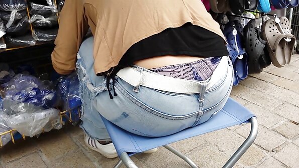 జపనీస్ భార్య తన నిరంతర కొమ్ముల భర్తతో నింపబడుతోంది