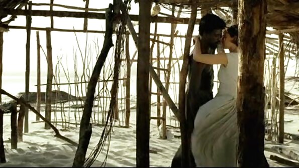 లవ్లీ కటరినా ముటిని రష్యన్ వ్యక్తి బ్రియాన్ బుథోల్‌లో ఉంచారు