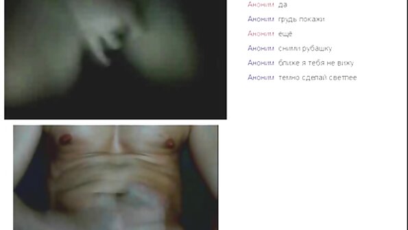 కండరాల మనిషి క్రిస్మస్ పండుగను చిన్న ఆసియా గాల్ని ఫక్ చేయడం ద్వారా జరుపుకుంటాడు