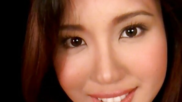 హాట్ aత్సాహిక శిశువు తన సహోద్యోగితో ఆఫీసు సమయంలో సెక్స్ చేస్తోంది