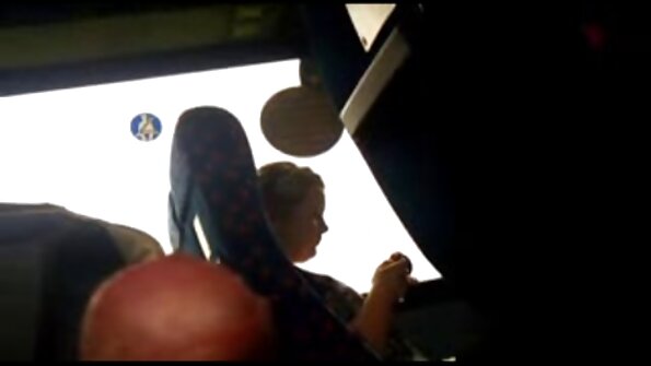 లాటినా అమ్మాయి బ్లో జాబ్తో తన కంట్ కోసం ఆ పెద్ద డిక్ను సిద్ధం చేస్తోంది