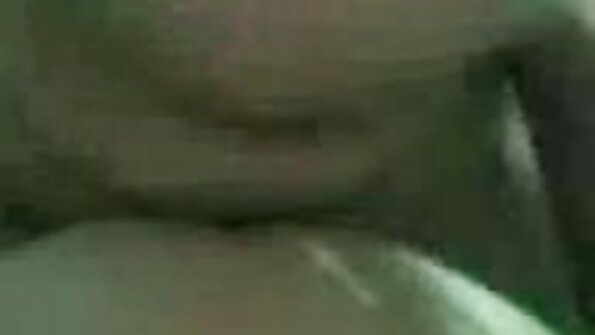 చక్కటి చిట్కాలతో విలాసవంతమైన అమ్మాయిలు ఒకరిపై ఒకరు మోహం పెంచుకుంటారు