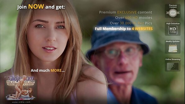 కండలు తిరిగిన లాటిన్ ఫక్కర్ అన్ని విధాలుగా యువ సీసీని ప్రేరేపిస్తుంది