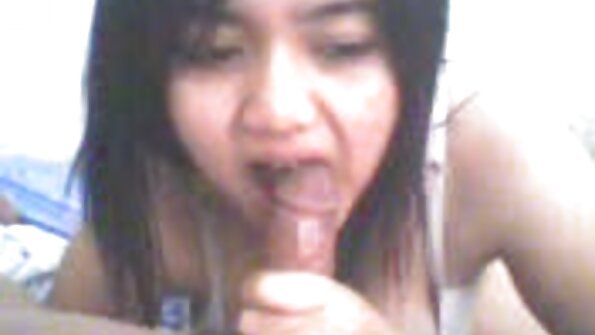 ఉత్కంఠభరితమైన చిక్‌తో క్రేజీ లెస్బియన్ ఫైవ్‌సమ్ పార్టీ