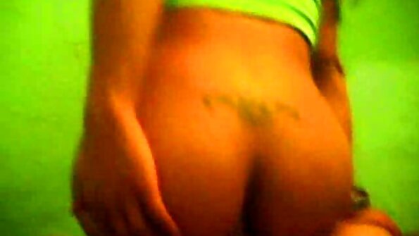 నిపుణులైన కాక్ రైడర్ డాని డేనియల్స్ తన పుస్సీతో అతనికి పాలు ఇస్తాయి