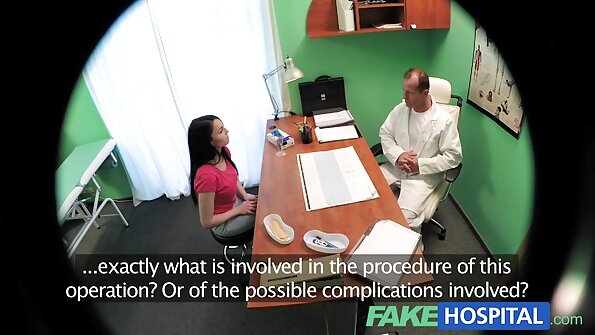 హంగేరియన్ ముదురు బొచ్చు పసికందు యొక్క ఆడిషన్ ఫకింగ్ యొక్క వేడి చర్యగా మారుతుంది