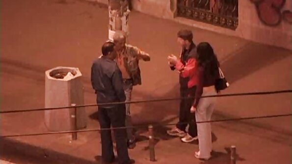 లెక్స్ స్టీల్ రీనా స్కైకి గొప్ప జాతి ఆనందాన్ని ఇస్తుంది