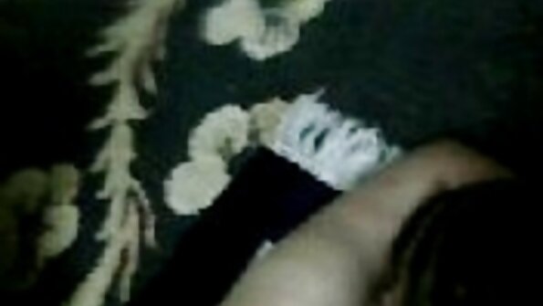 ఖచ్చితమైన పెద్ద టిట్‌లతో నాలుగు లికింగ్ లెస్బియన్ పోర్న్‌స్టార్‌లు