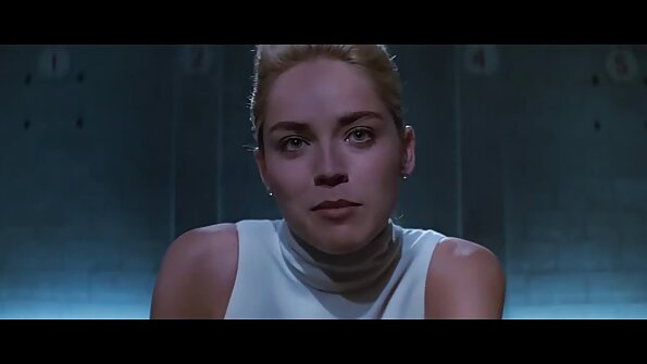 లవ్లీ ఆసియన్ తన ఇష్టానికి వ్యతిరేకంగా కొత్త స్నేహితుడితో సరదాగా గడుపుతుంది