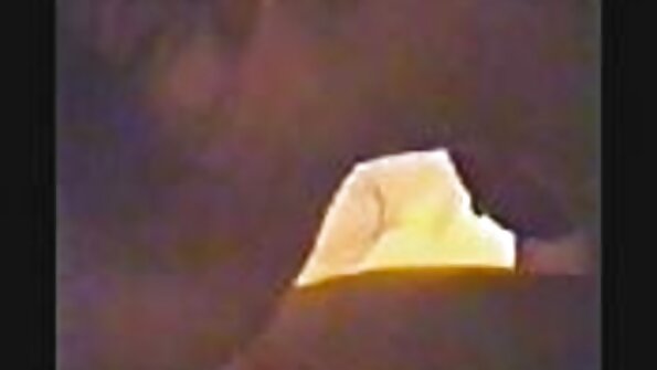 జ్యుసి టిట్స్ మరియు పెద్ద గాడిదతో MILF ఉత్తమ కాక్స్కు మాత్రమే అర్హమైనది