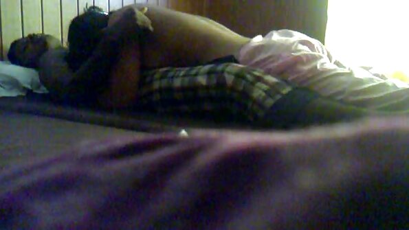 చెక్ బ్యూటీ బిల్లీ స్టార్ ఒక గట్టి డిక్ ద్వారా గాడిదను ఫక్ చేసింది