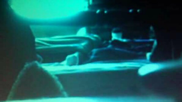 భయంకరమైన అంగ మనిషి ప్రదర్శించడానికి ప్రేమను కోరడం వారిని కమ్ చేస్తుంది