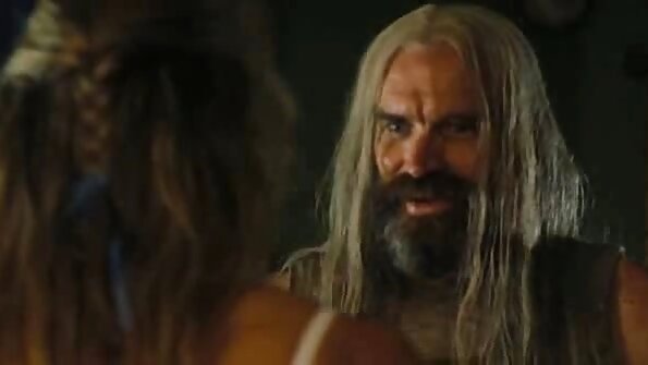 పిఒవిలో వంకర బ్రయానా బ్యాంకులకు మంచి డిక్ ఇవ్వడం